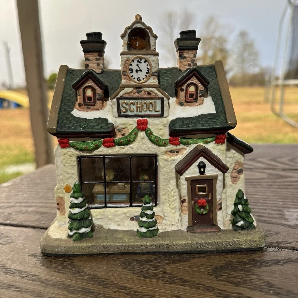 Vintage School House Holiday‎ Time 2004 Village Collectables School House
